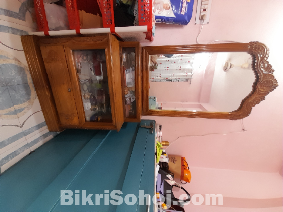 ড্রেসিং টেবিল